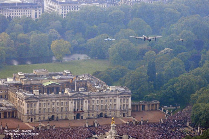 Battle of Britain Memorial Flight Flypast: Royal Wedding of William and Catherine Duke & Duchess of Cambridge