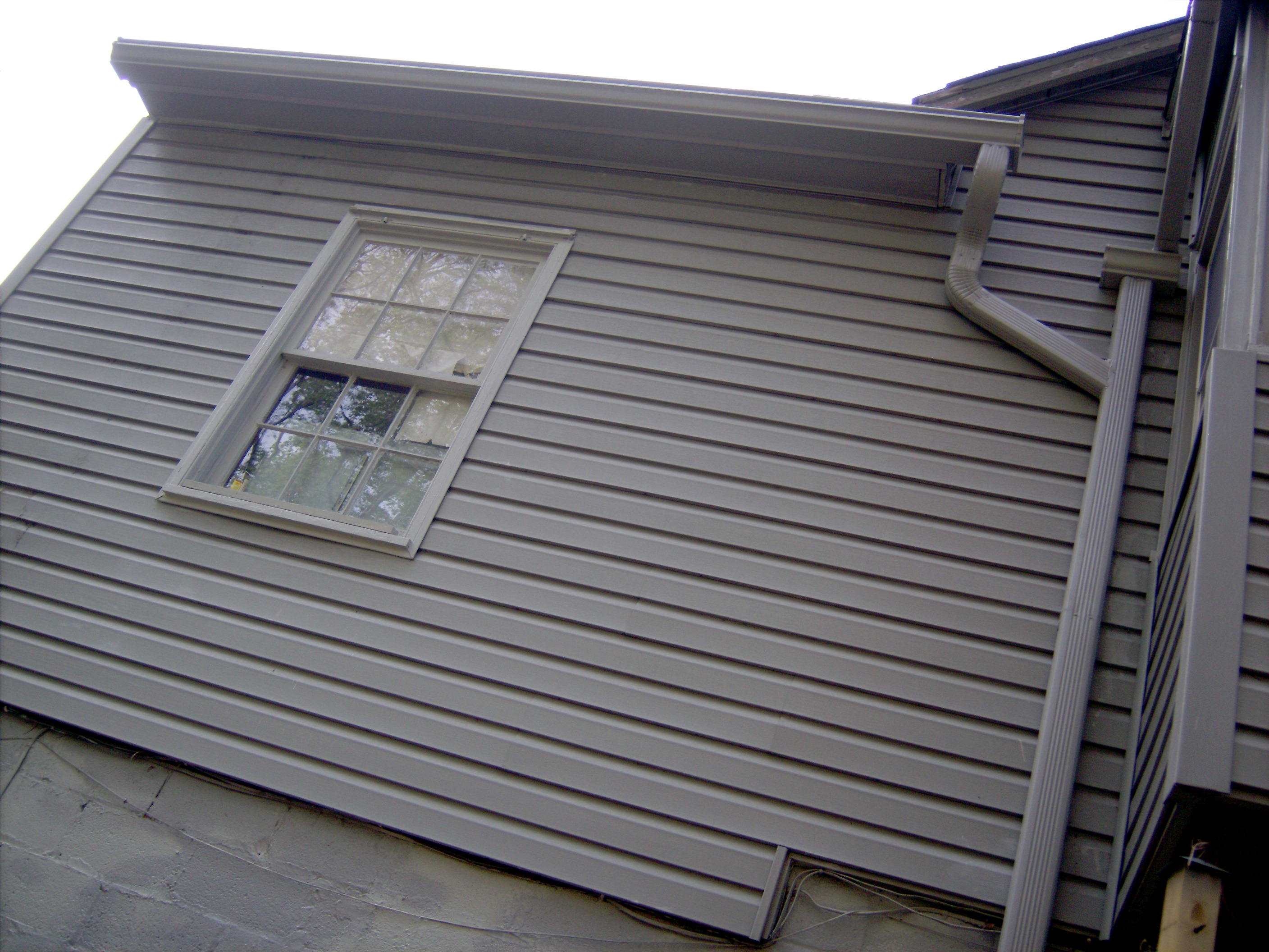 20120404 - 0 - house - new gutter - GEDC0237