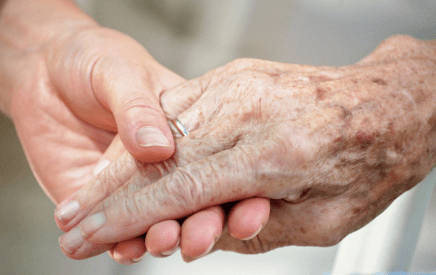 hospice-in-home-caregiver-near-vista