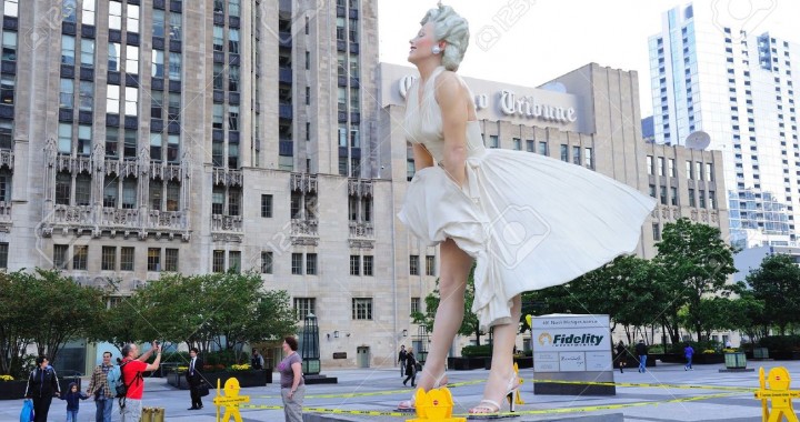11366590-CHICAGO-IL-Oct-1-Marilyn-Monroe-Statue-closeup-in-Pioneer-Court-Plaza-on-October-1-2011-in-Chicago-I-Stock-Photo